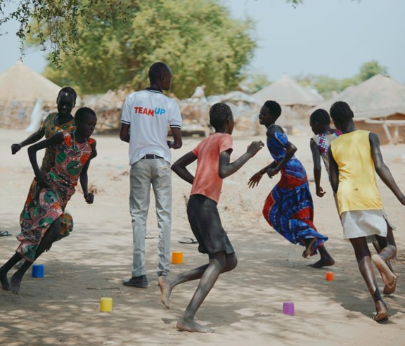Dutch-relief-alliance-children-playing-outdoors-in-crisis-affected-area.jpg.
